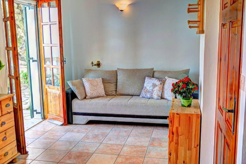 Rolling Stolis Home Katavolos Ngoại thất bức ảnh